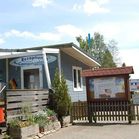 Blauer Campingplatz