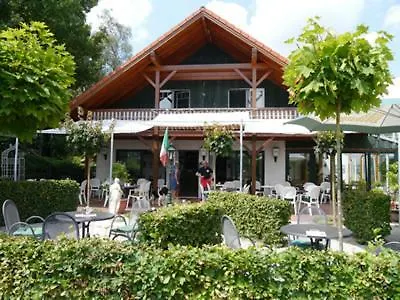 Blauer אתר קמפינג *