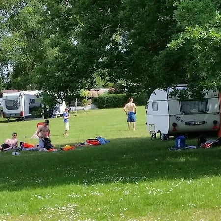 Blauer Campingplatz *